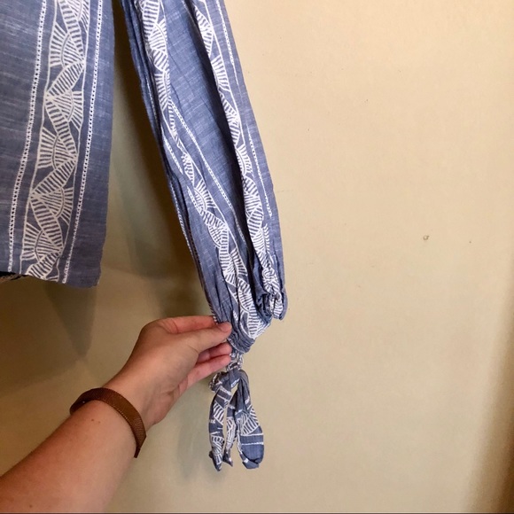 ~Vintage Havana~ lace-up printed tie cuff blouse. - Picture 4 of 6